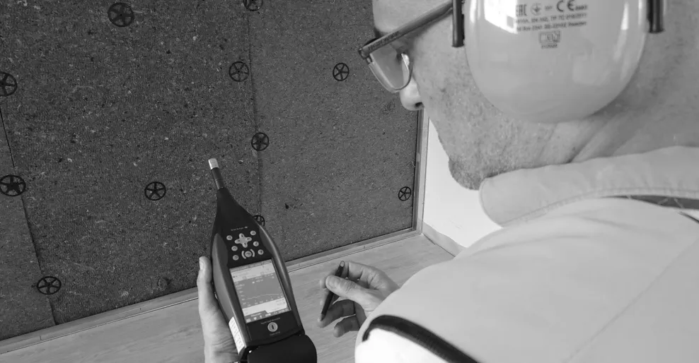 Aislamiento en condiciones de laboratorio a ruido aéreo