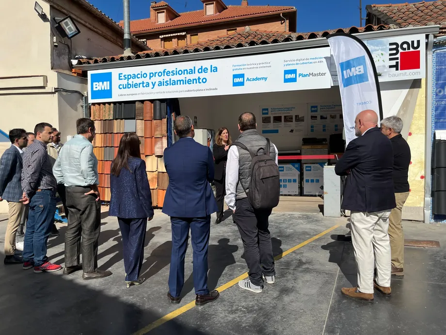 BMI y SACOSA inauguran el primer “Espacio Profesional de la Cubierta y Aislamiento”.