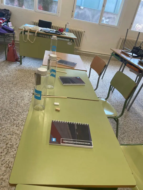 Donación de útiles escolares para el cole San Juan Bautista de Toledo
